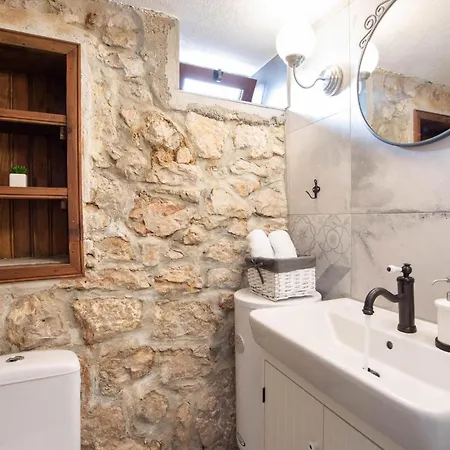 2 Bedroom Awesome In Donji Prolozac