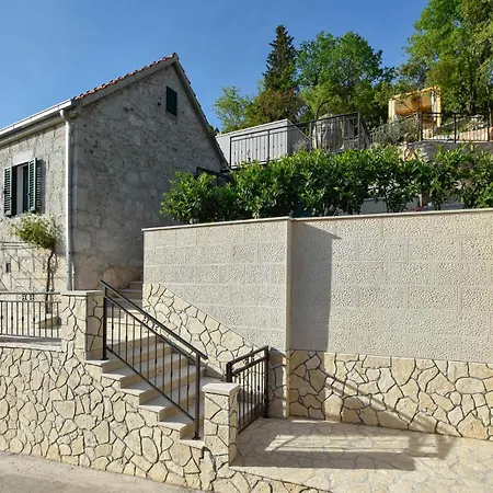 2 Bedroom Awesome In Donji Prolozac Juricici